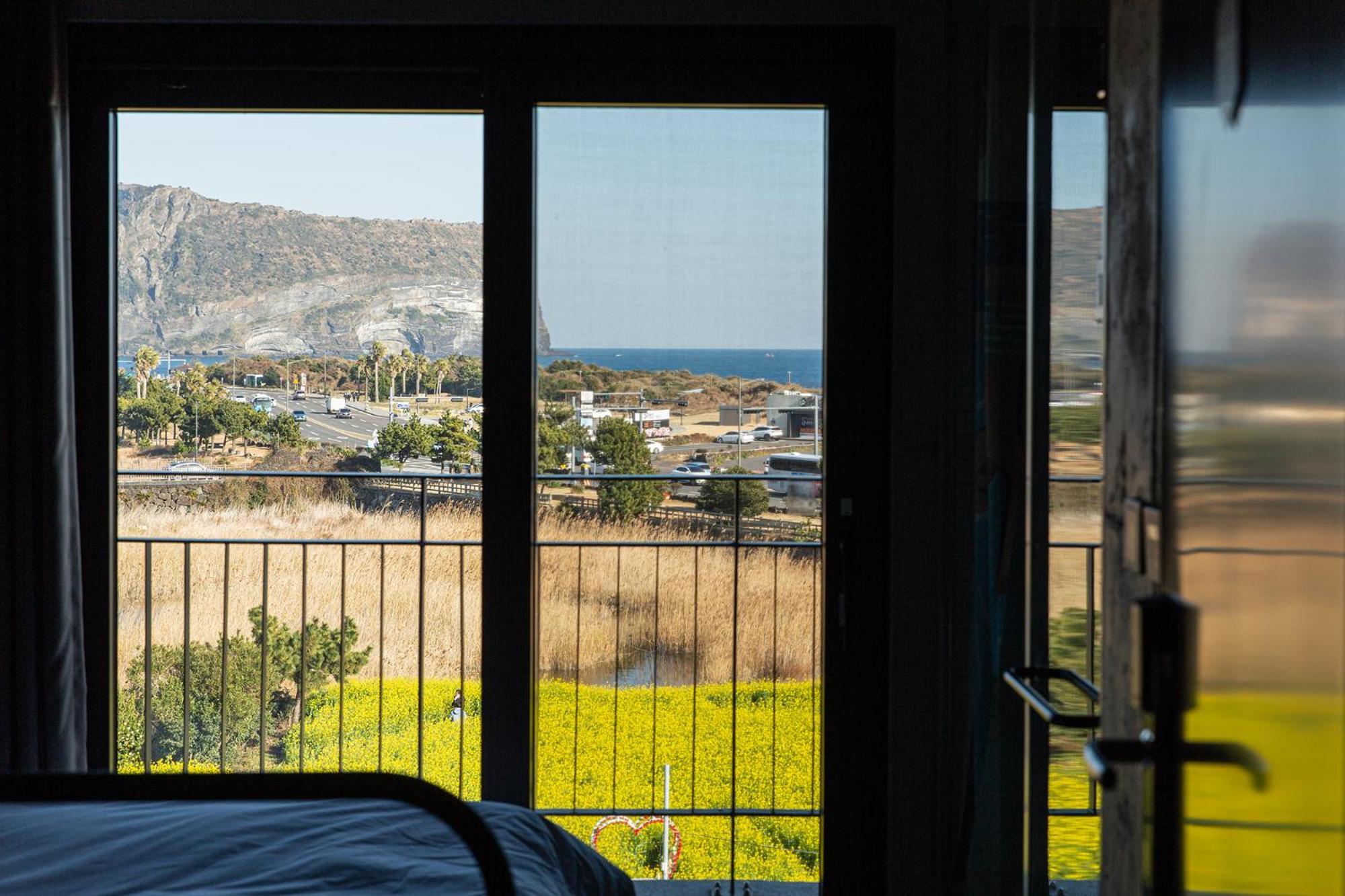 Playce Camp Jeju Hotel Oso-ri Kültér fotó